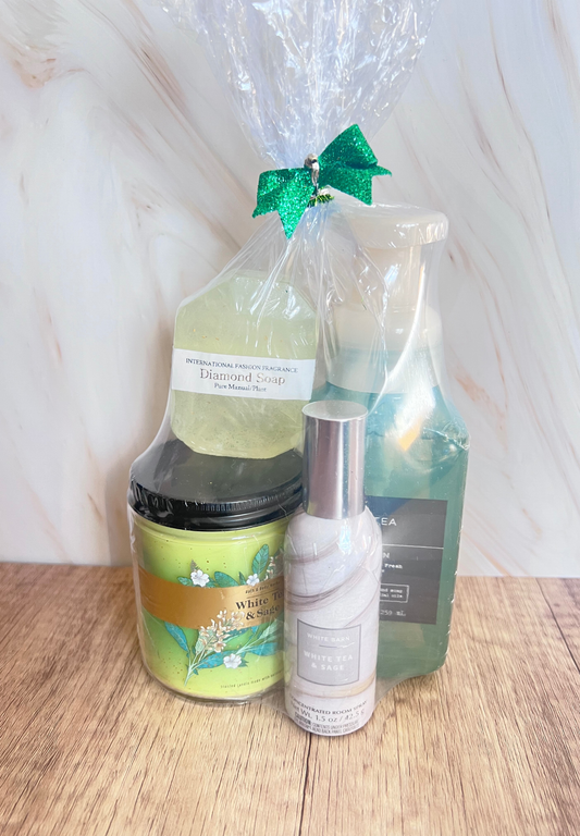 4pc Candle and Room Spray Set